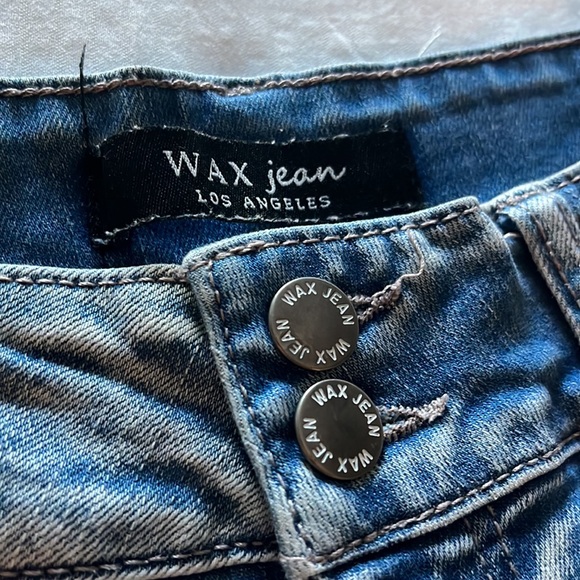 Cute size small blue distressed high waisted cuffed jean shorts - Picture 3 of 5